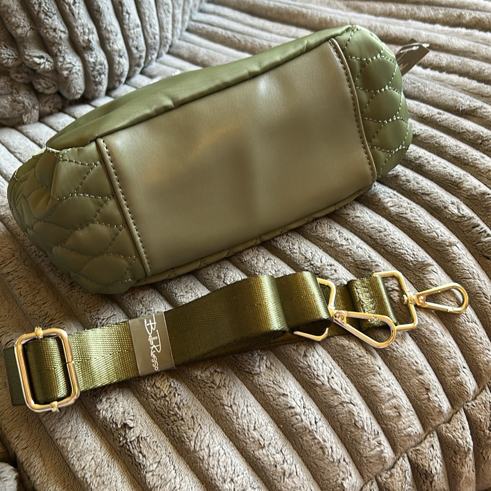 Bella Russo NWT Quilted 8.7” Crossbody Clutch Bag Olive Green Purse - Picture 6 of 7